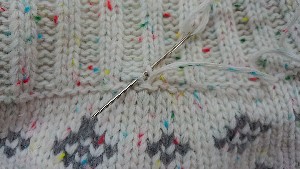 編み目を作っています
